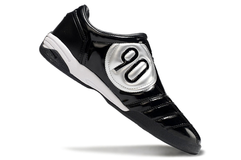 NIKE TOTAL 90 (IC)