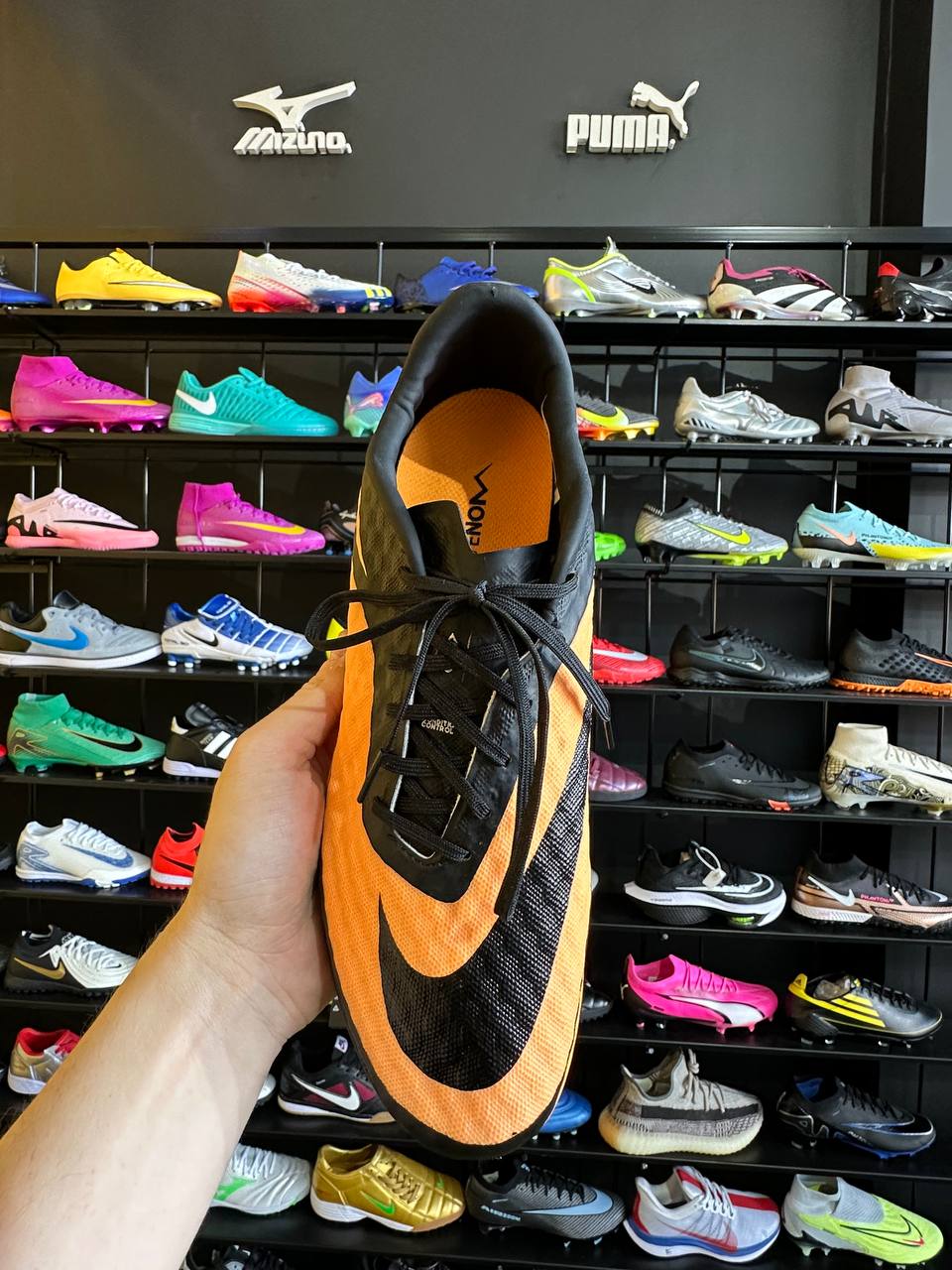 NIKE HYPERVENOM TF + BRINDE (PRONTA ENTREGA)