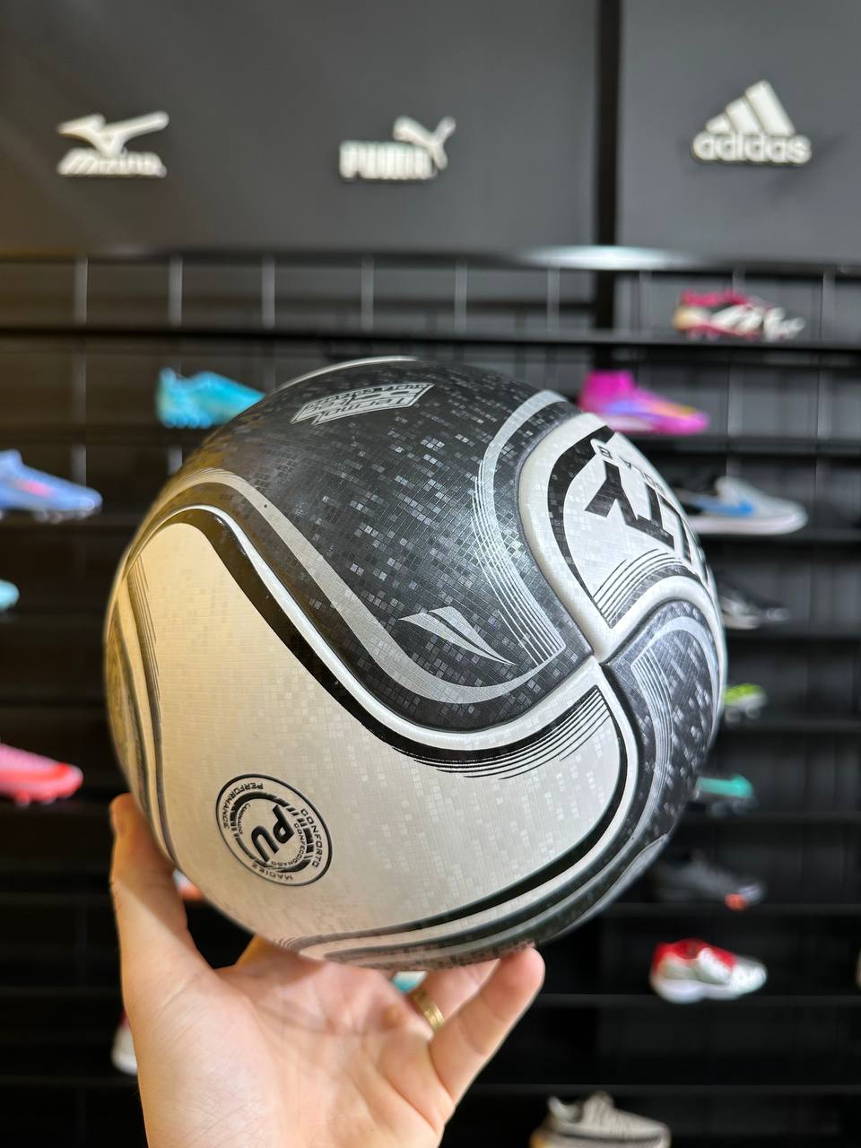 BOLA SOCIETY 8