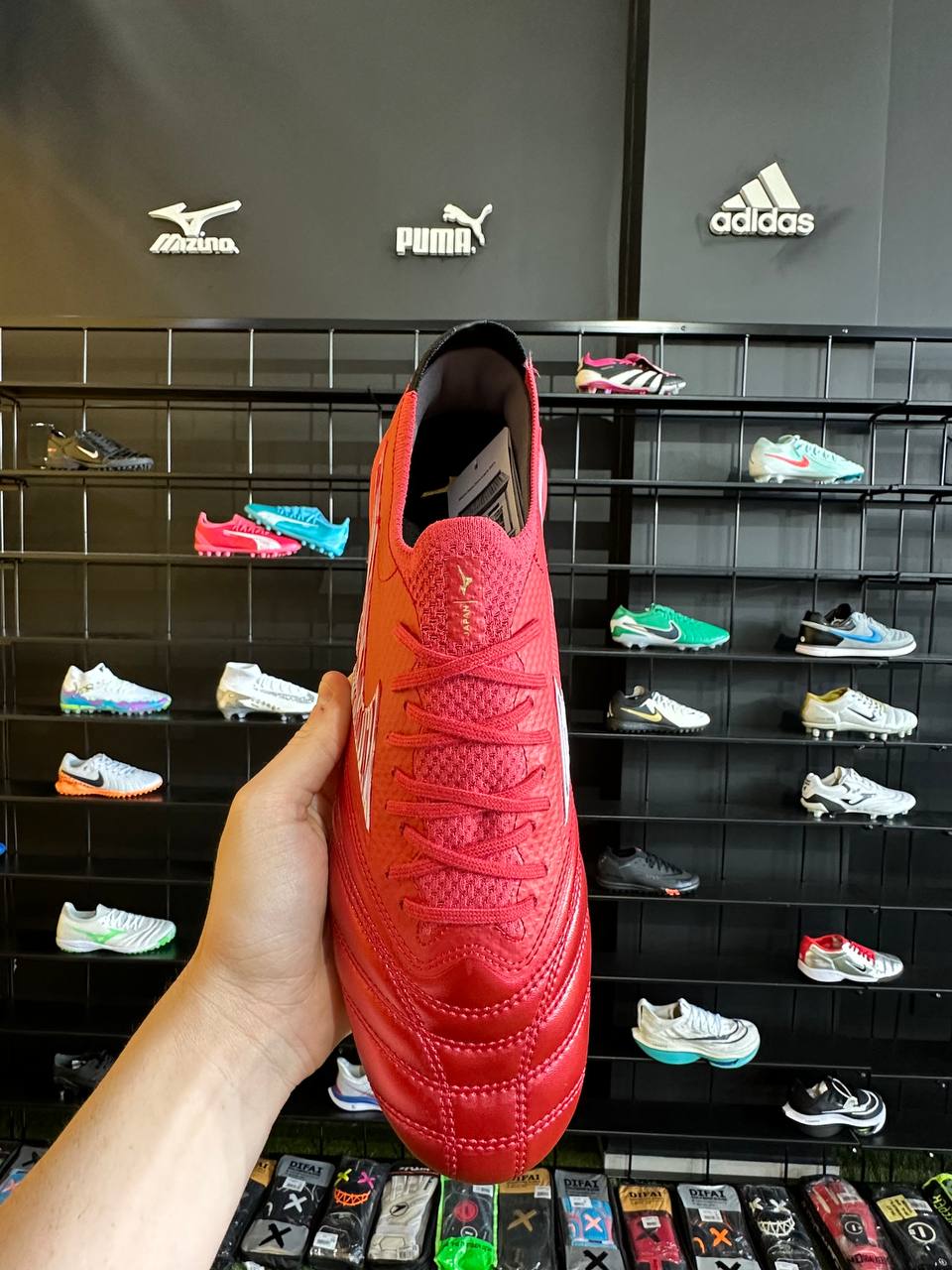 MIZUNO MORELIA FG + BRINDE (PRONTA ENTREGA)
