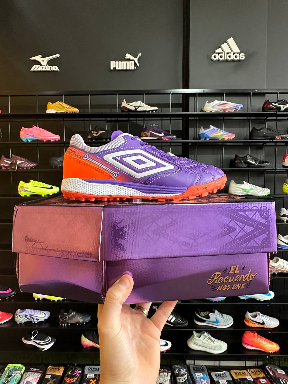 UMBRO ADAMANT HALLOWEN PRONTA ENTREGA