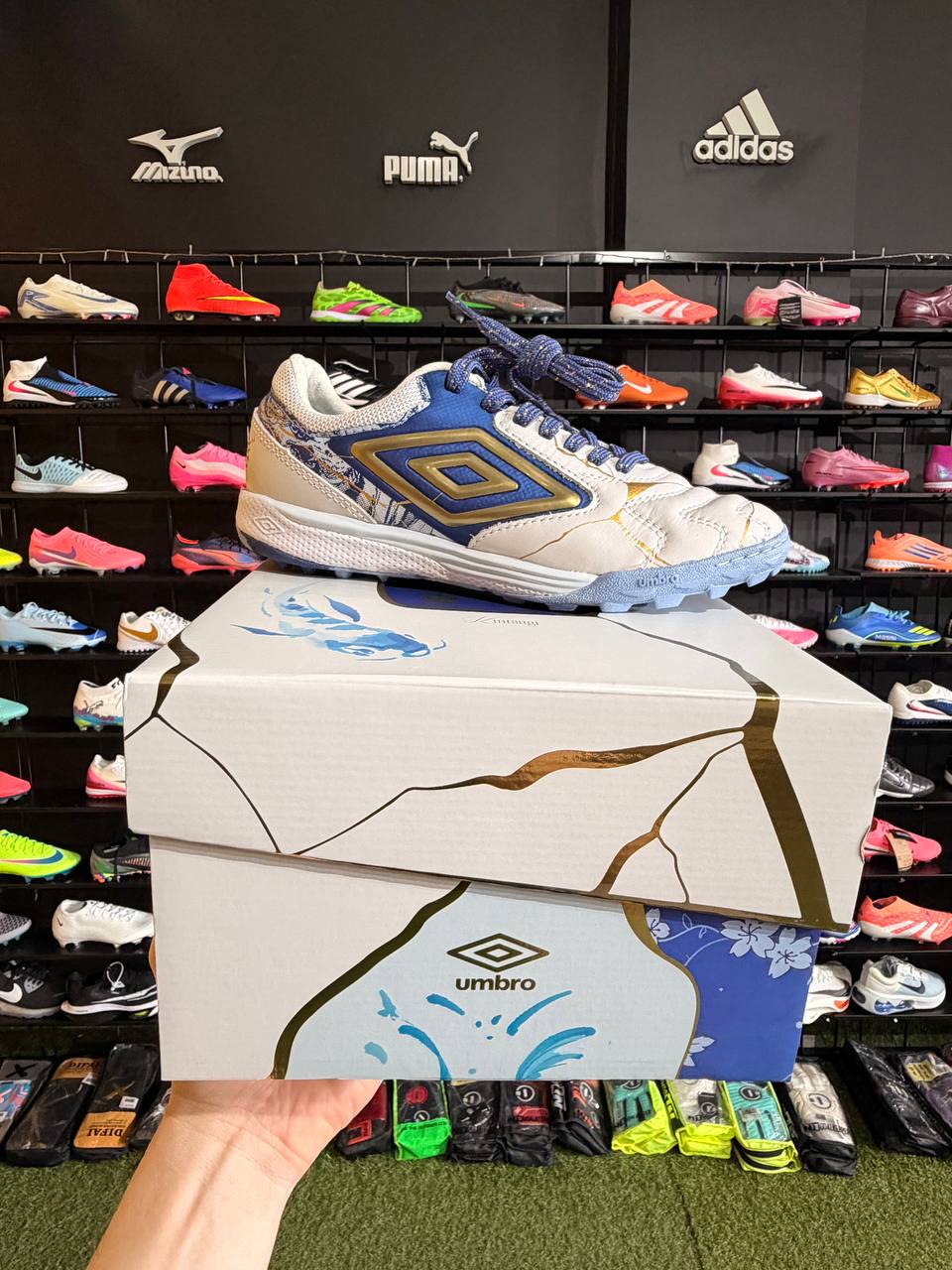 UMBRO ADAMANT MASTER CLASS PRO BUMP KINTSUGI (TF) PRONTA ENTREGA