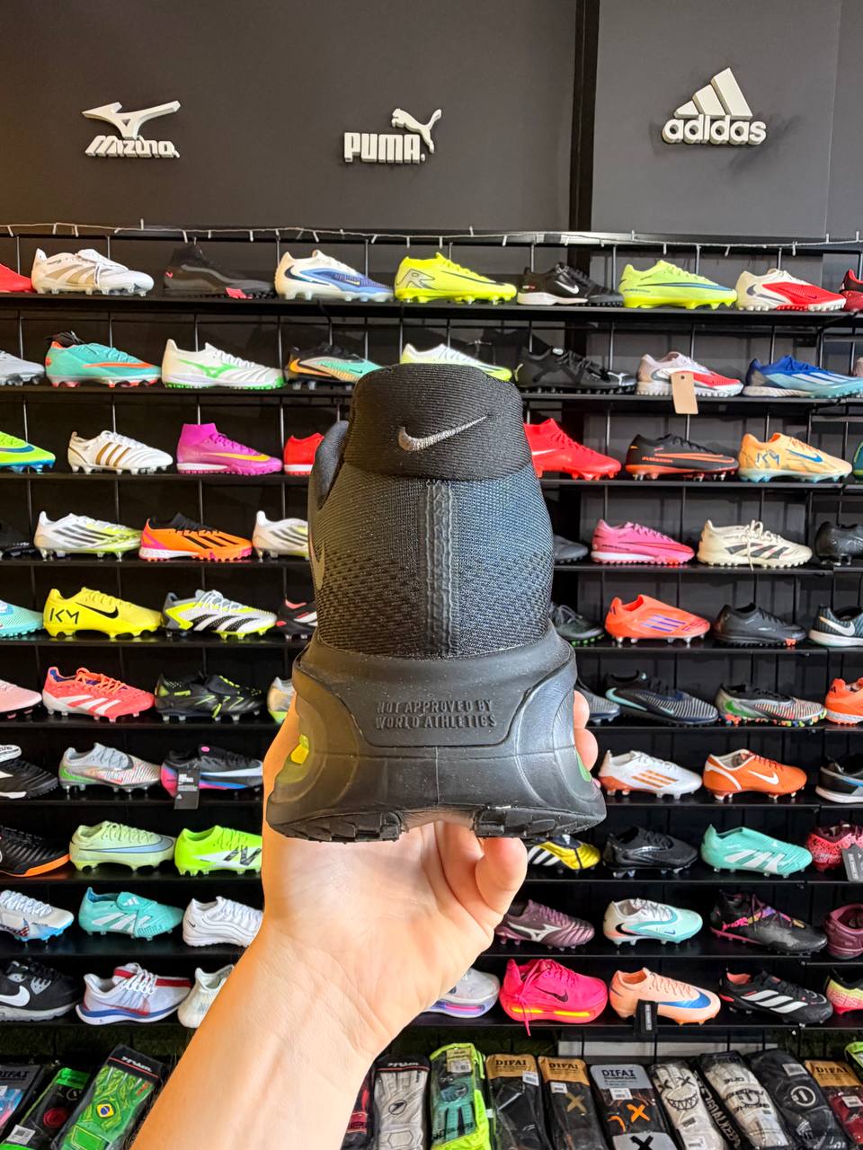 TENIS NIKE VOMERO PREMIUM (PRONTA ENTREGA)