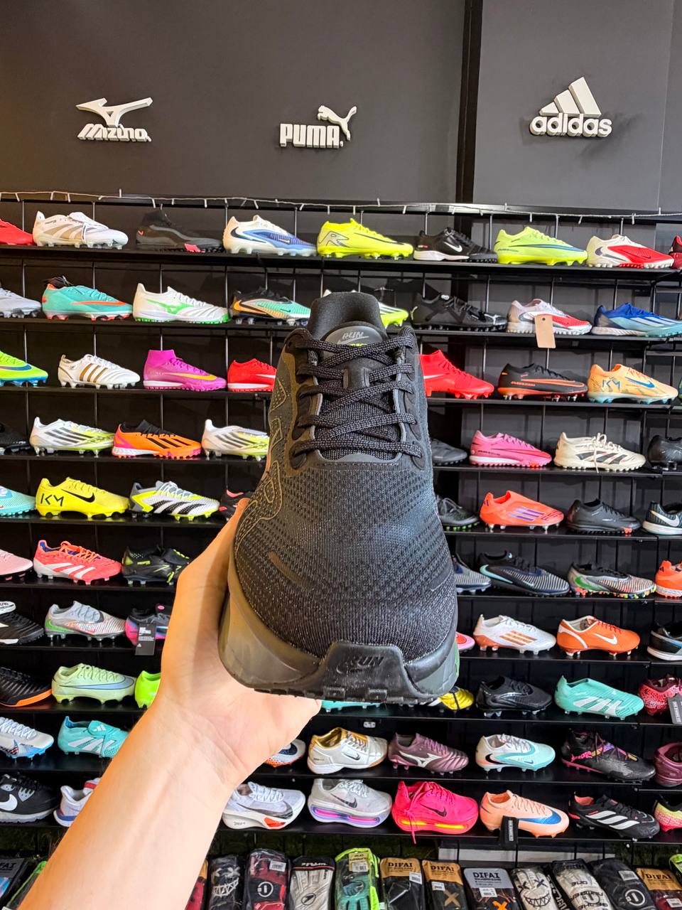 TENIS NIKE VOMERO PREMIUM (PRONTA ENTREGA)