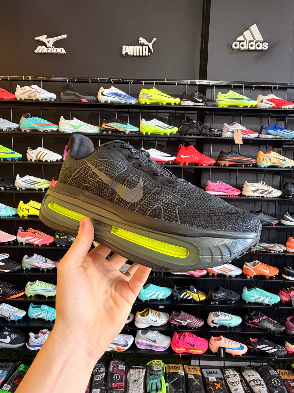 TENIS NIKE VOMERO PREMIUM (PRONTA ENTREGA)